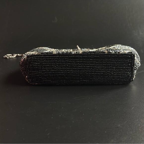 Vintage Black & Silver Beaded Small Clutch With Chain - Picture 7 of 7